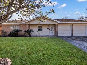 7226 Kingsway Drive, Houston TX 77087