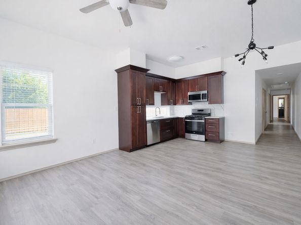 113 Bolden St A B, Houston TX 77029