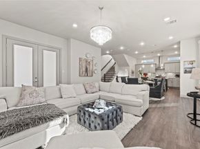 10909 Upland Retreat Drive, Houston TX 77043