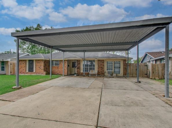 9223 Rockcliff Drive, Houston TX 77037