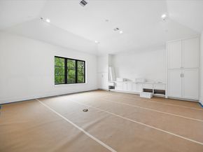 1328 Mickey Way, Spring Valley Village TX 77055