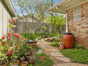 6715 Fairfield Street, Houston TX 77023