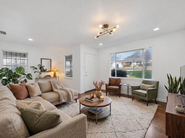 11936 Hoblitzelle Drive, Dallas TX 75243