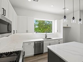 870 W Little York Road D, Houston TX 77091
