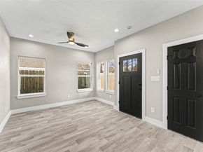 8221 Flaxman St, Houston TX 77029