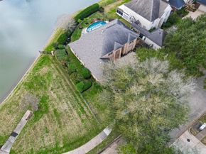 1006 Pointe Loma Drive, Sugar Land TX 77479