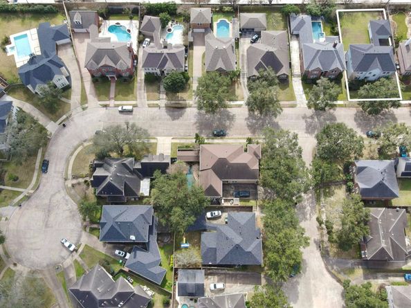 5425 Loch Lomond Drive, Houston TX 77096