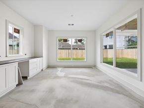 1614 Woodcrest Drive, Houston TX 77018