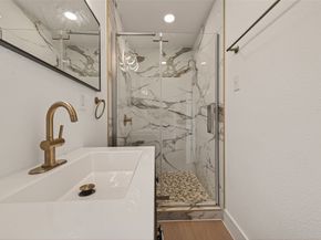 3209 McCrarey Drive, Houston TX 77088