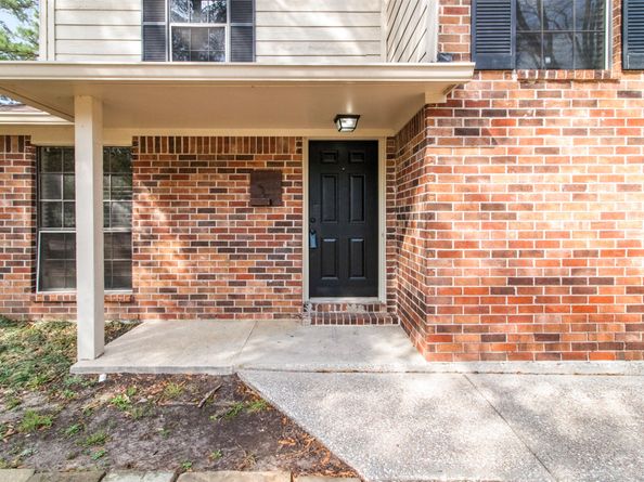 102 Summer Crest Circle, The Woodlands TX 77381