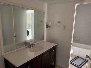 2822 S Bartell Drive 25, Houston TX 77054