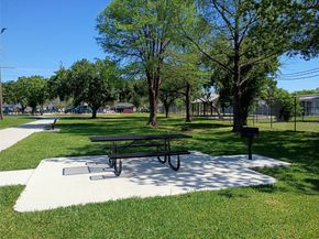 811 Loper Street, Houston TX 77017