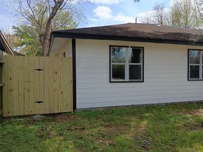 811 Loper Street, Houston TX 77017