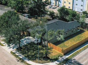 2139 Counter Point Drive, Houston TX 77055