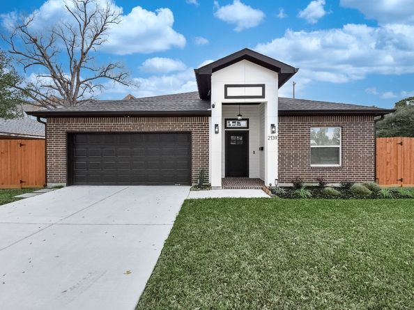2139 Counter Point Drive, Houston TX 77055