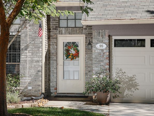 95 N Pathfinders Circle, The Woodlands TX 77381