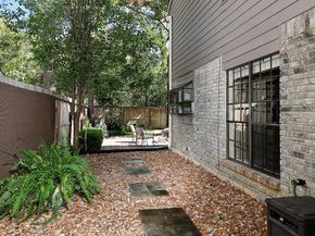 95 N Pathfinders Circle, The Woodlands TX 77381