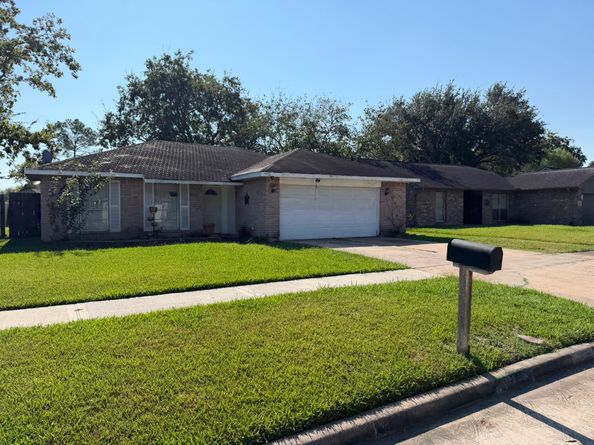 10115 Hollow Canyon Drive, Sugar Land TX 77498