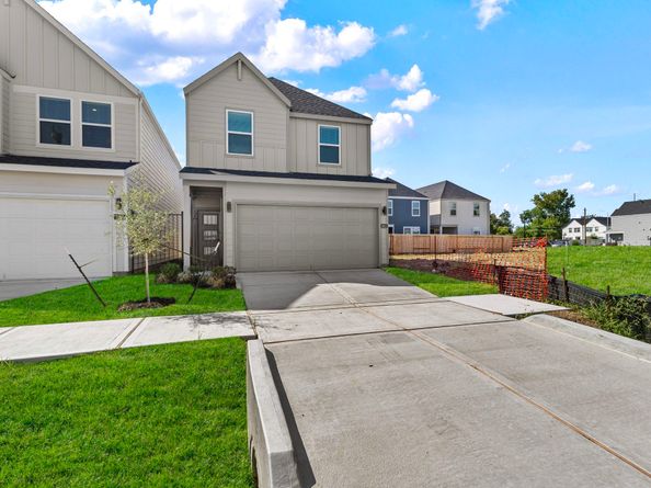 5813 Burt Street, Houston TX 77091