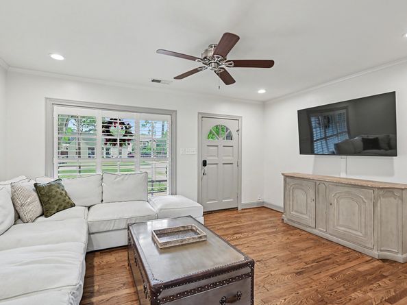 320 W 33rd Street, Houston TX 77018