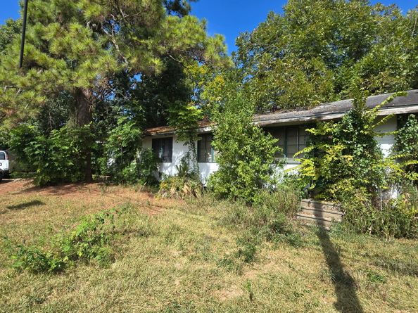 8440 Elrod Street, Houston TX 77017