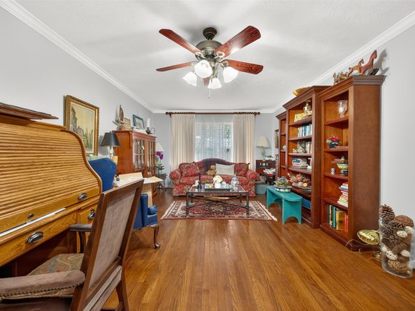 5326 Redstart Street, Houston TX 77096