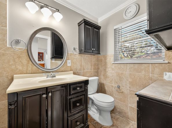 5326 Redstart Street, Houston TX 77096