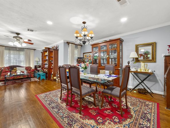 5326 Redstart Street, Houston TX 77096