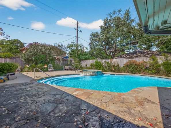5326 Redstart Street, Houston TX 77096
