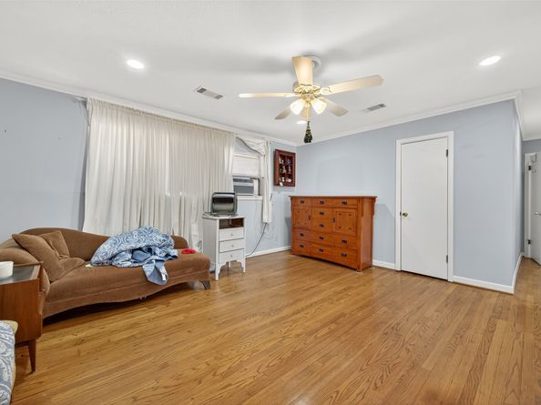5326 Redstart Street, Houston TX 77096