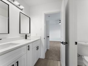 8205 Carver Rd Road A/B, Houston TX 77088