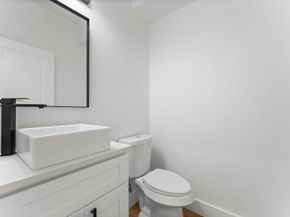 8205 Carver Rd Road A/B, Houston TX 77088