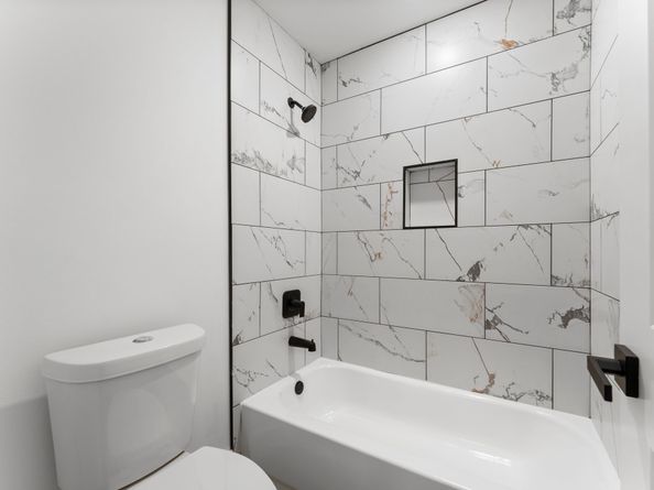 8205 Carver Rd Road A/B, Houston TX 77088