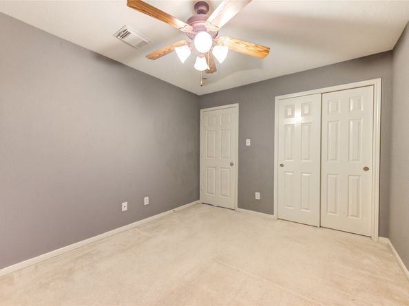 2931 Meadowglen Cove, Houston TX 77082