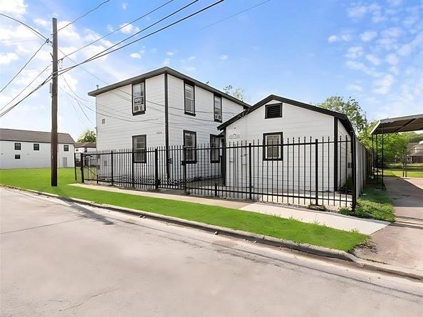 3126 Webster St, Houston TX 77004