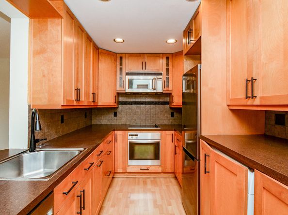 2829 Timmons Ln 161, Houston TX 77027