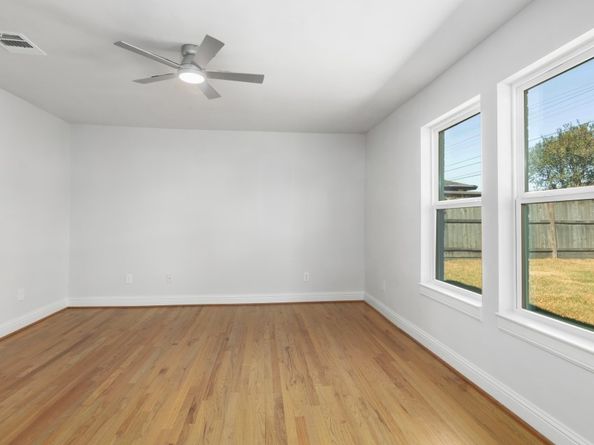 5702 Willowbend Boulevard, Houston TX 77096
