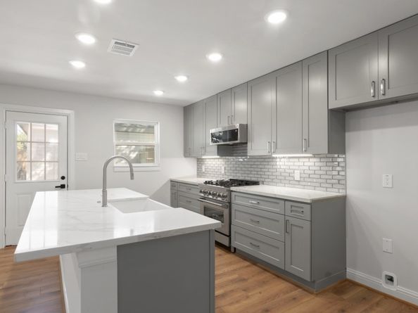 5702 Willowbend Boulevard, Houston TX 77096