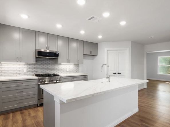 5702 Willowbend Boulevard, Houston TX 77096