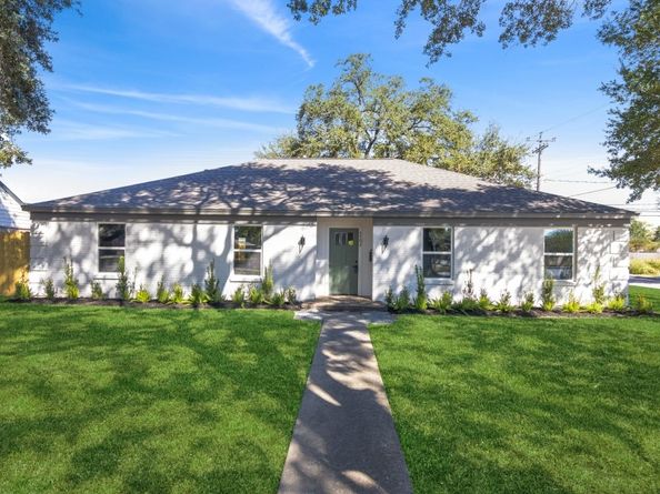 5702 Willowbend Boulevard, Houston TX 77096