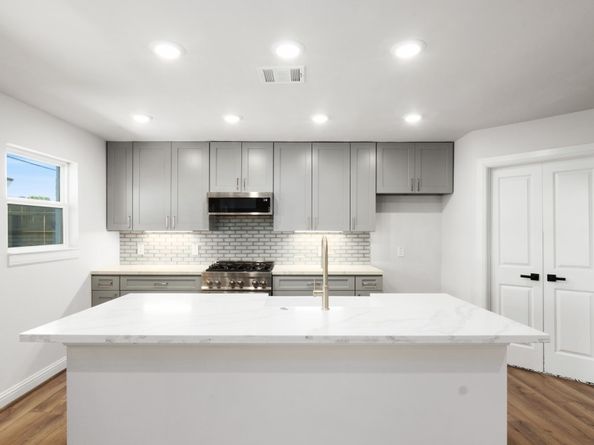 5702 Willowbend Boulevard, Houston TX 77096