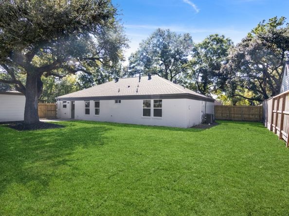 5702 Willowbend Boulevard, Houston TX 77096