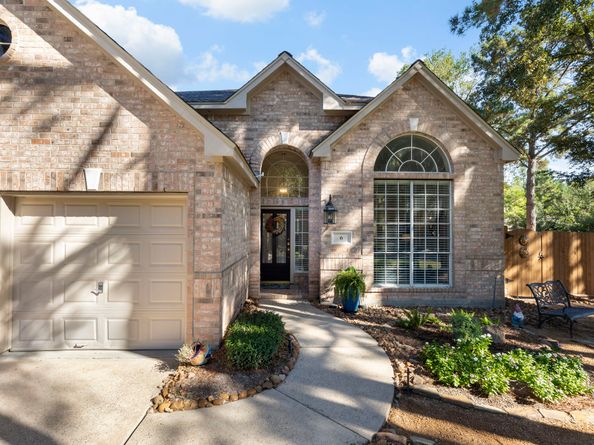 6 Tethered Vine Place, The Woodlands TX 77382