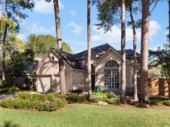 6 Tethered Vine Place, The Woodlands TX 77382