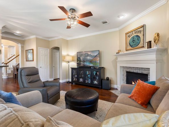 6 Tethered Vine Place, The Woodlands TX 77382