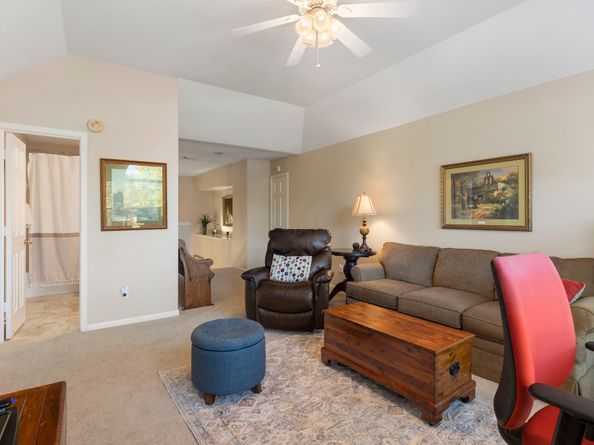 6 Tethered Vine Place, The Woodlands TX 77382