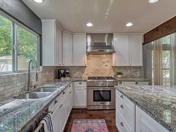 31 Grey Birch Place, The Woodlands TX 77381