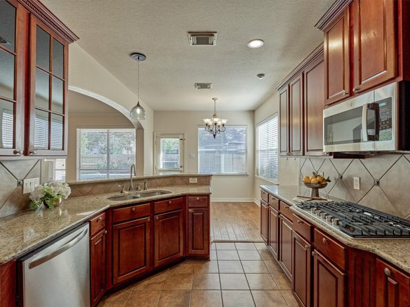 66 W Frontera Circle, The Woodlands TX 77382