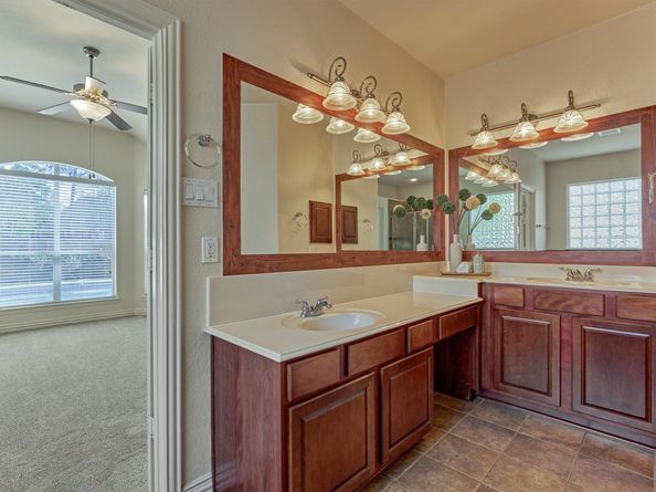 66 W Frontera Circle, The Woodlands TX 77382