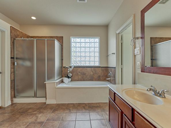 66 W Frontera Circle, The Woodlands TX 77382